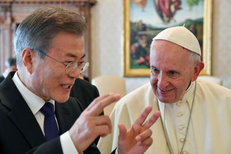 Moon Jae-in, Papa Franjo