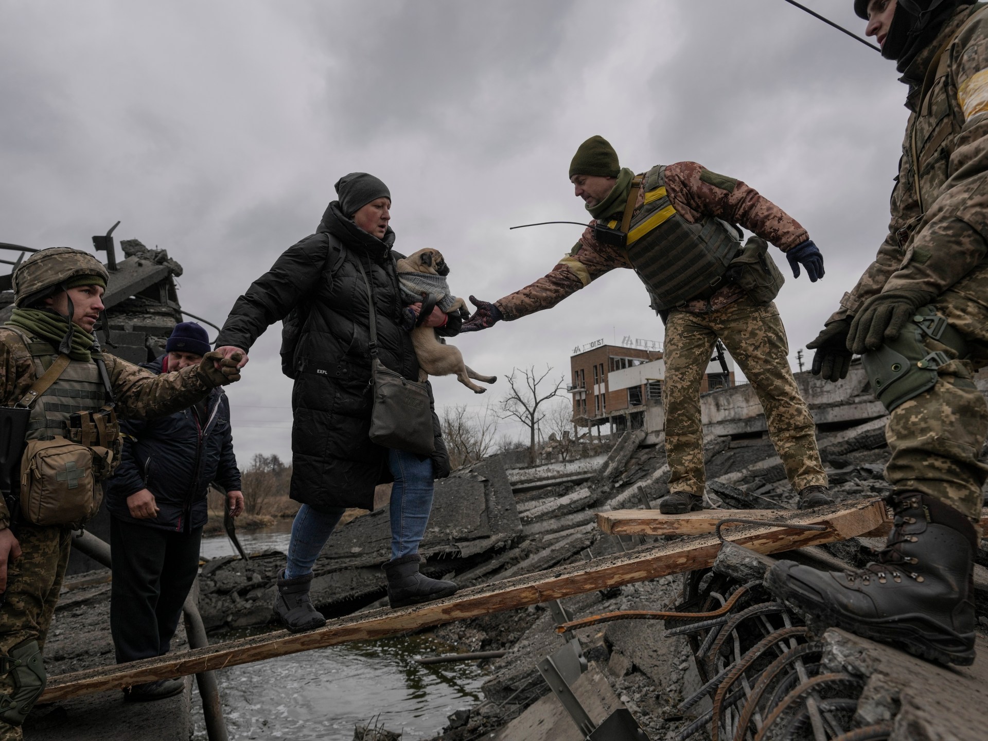 Ruske snage zauzele nekoliko gradova, nastavljena ofanziva na Mariupolj | Live Blog Vijesti | Al Jazeera