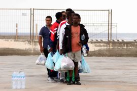 Evropske predstraže na Lampedusi samo prividno čuvaju obećanu zemlju (EPA)