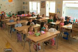 Organizovana instruktivna nastava po planu i programu iz Federacije, koja se za djecu iz Konjević-Polja do današnjeg dana održava u Novoj Kasabi (Al Jazeera)