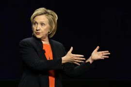 Ništa ne upućuje na to da je donatorima stalo do arogancije Hillary Clinton zbog afere 'emailgate' (AP)