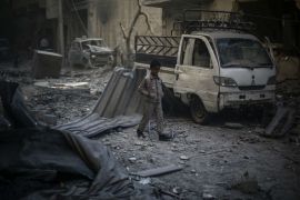 Svjetske sile se  trebaju usredotočiti na uzroke ISIL-ovog terorizma, na državni teror Assadovog režima i na izbjegličku krizu, piše autor (EPA)