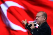 Kada Erdogan opisuje Evropljane kao potomke nacista i fašista, on zna kamo usmjeriti kompas (AP)