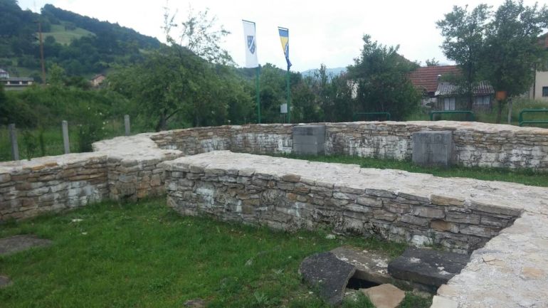 Ostaci crkve u Milima kod Visokog