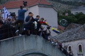 Da li gosti, koji su Mostar navodili kao simbol pomirenja, znaju da u gradu i dalje postoji nevidljiva ali postojana linija nacionalnog razgraničenja? (Anadolija)