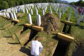 Mezarje u Potočarima svjedoči o razmjerama srebreničkog genocida (Anadolija)