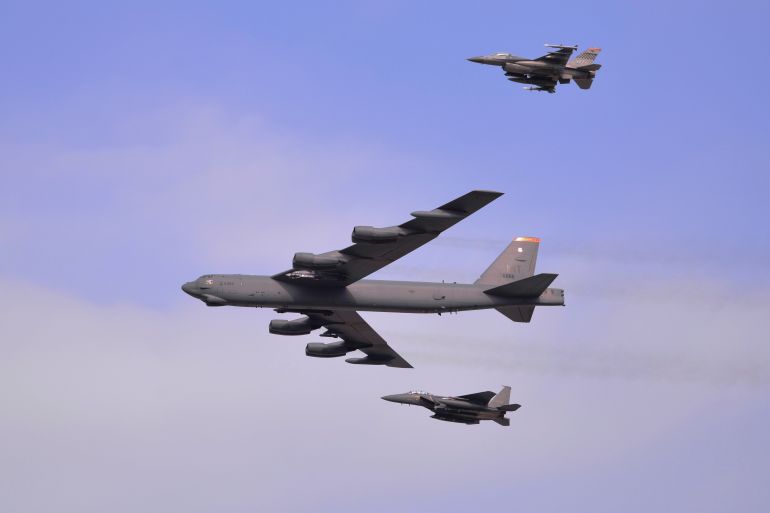 Bombarder, B-52