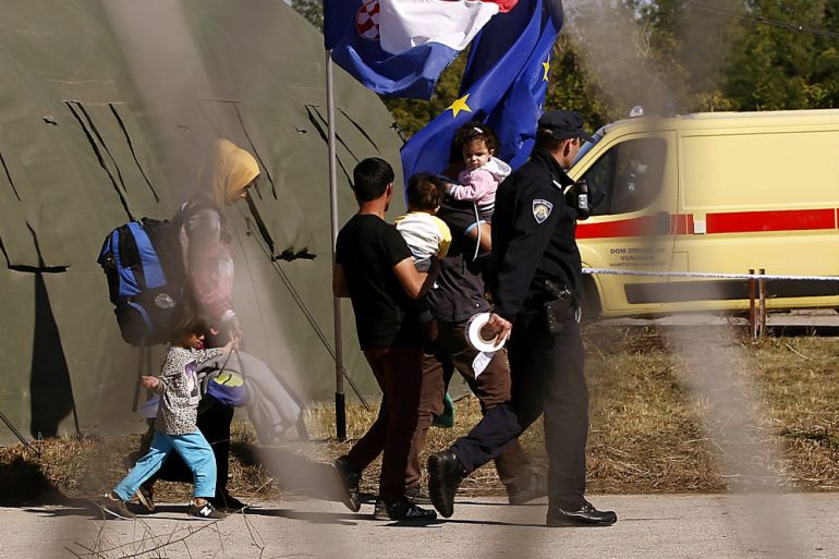 Izbjeglice, Hrvatska, Policija