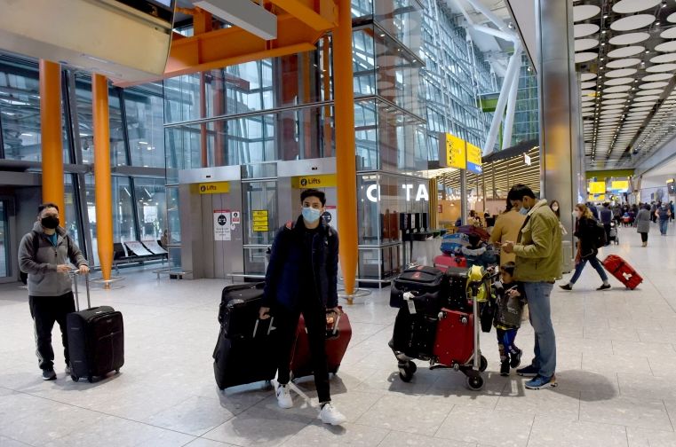 Putnici na aerodromu Heathrow pripremaju se za odlazak iz glavnog grada