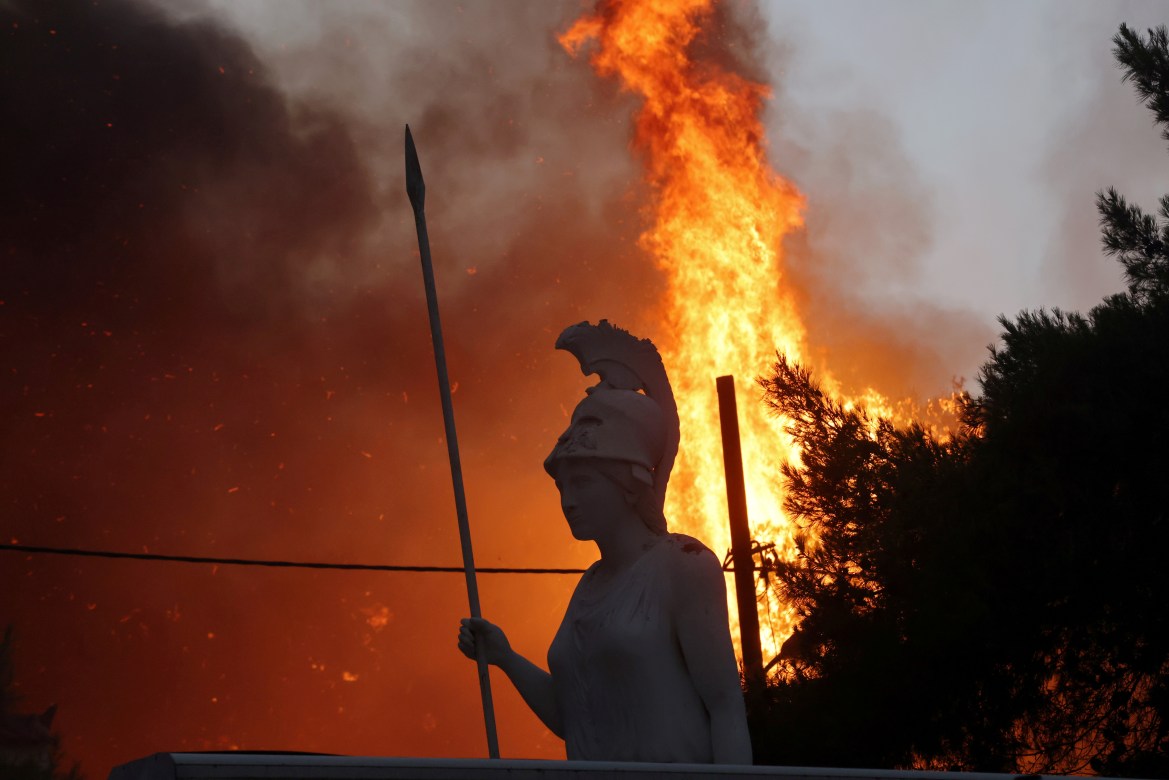 Kip božice Athene u atinskom predgrađu Varympompi  (Reuters)