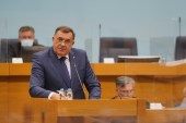 Milorad Dodik planira do polovice ove godine donijeti cijeli niz zakona kojima bi entitet RS od države BiH preuzeo ingerencije u odbrani, carinskoj politici i pravosuđu (Pixsell)