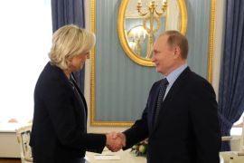 Francuska ultradesničarska kandidatkinja za predsjednicu Marine Le Pen i ruski predsjednik Vladimir Putin (Anadolija/Getty)