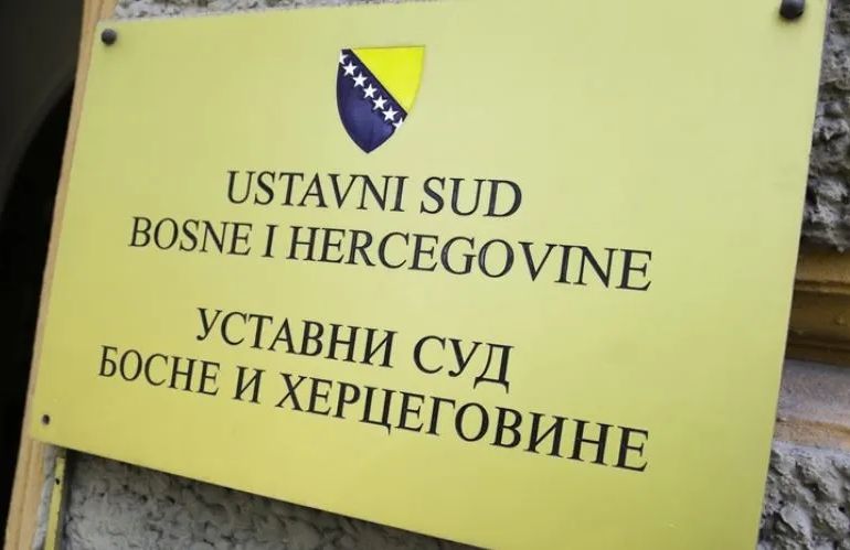 Ustavni sud BiH ukinuo Zakon o lijekovima bh. entiteta RS | Bosna i Hercegovina Vijesti | Al Jazeera
