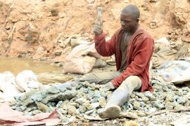 Kobalt je u Kongu toliko čest da je potrebno samo kopati pola metra kako bi se naišlo na rudu veoma specifičnog izgleda (Reuters)