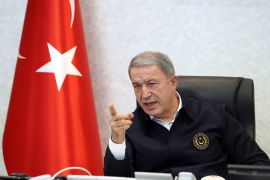 Turski ministar odbrane Hulusi Akar predsjedava sastankom u Ankari 21. novembra 2022. godine (Anadolija)