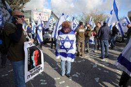 Plan vlade Izraela da omogući parlamentu da poništi odluke Vrhovnog suda i kontroliše imenovanja sudija, izazvao je neke od najvećih uličnih protesta u historiji Izraela (EPA)