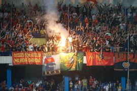 Crnogorski savez je pozvao sve pristalice domaćeg tima na korektno navijanje, bez pirotehnike i uvredljivih transparenata (Reuters)