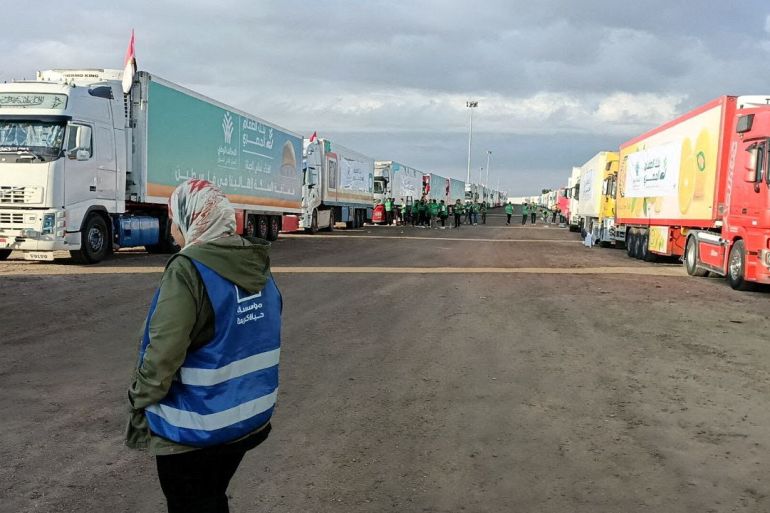 Kamioni sa humanitarnom pomoći čekaju sa egipatske strane granice
