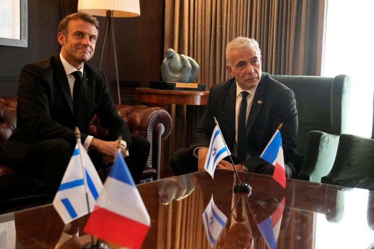 Macron se sastao s liderom izraelske opozicije Yairom Lapidom (Reuters)