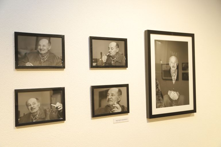 Fotografije doajena bh. glumišta Mustafe Nadarevića na izložbi ‘Omaž’