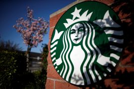 Promet u&nbsp;Starbucksovim trgovinama također je zabilježio pad od &scaron;est posto (Lucy Nicholson / Reuters)