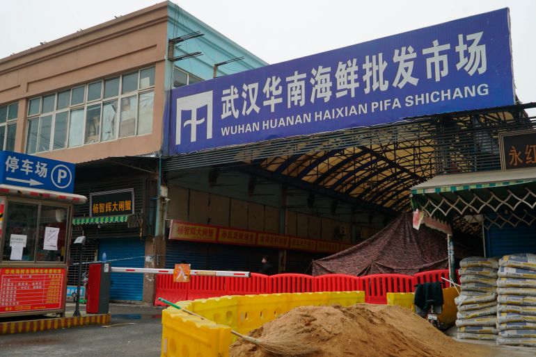 Zatvorena veleprodajna tržnica plodova mora Huanan u Wuhanu, 21. januara 2020.