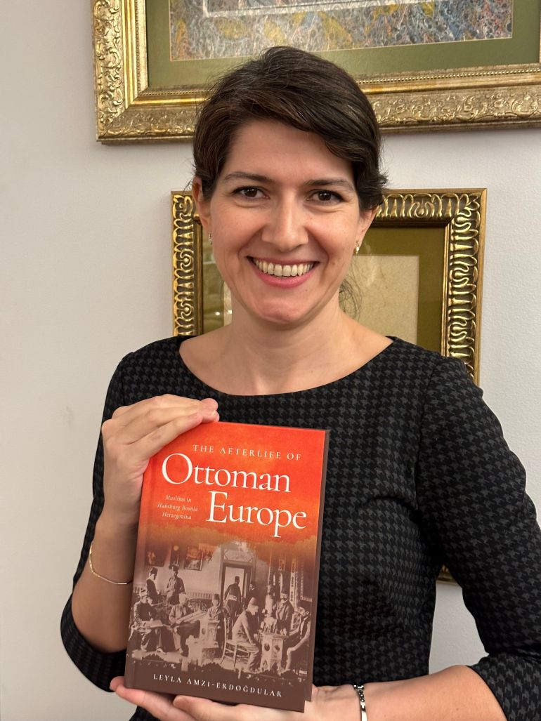 Leyla Amzi-Erdogdular je profesorica historije na Univerzitetu Rutgers u Newarku