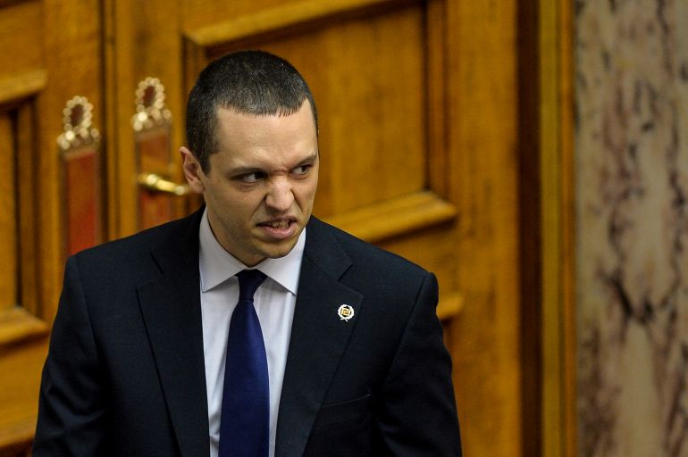 Ono što je moguće i o čemu se polemizira u Grčkoj je da Kasidiaris oko sebe okupi birače krajnje desnice čak i ako formalno ne bude vođa nijedne stranke