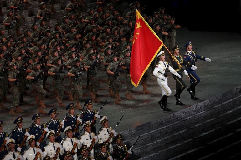 Vojnici Kineske narodnooslobodilačke vojske (PLA) nastupaju na večernjoj gala priredbi povodom 80. godi&scaron;njice zavr&scaron;etka Drugog svjetskog rata, u Velikoj dvorani naroda u Pekingu (Kina), 3. septembra 2025. [Florence Lo/REUTERS]