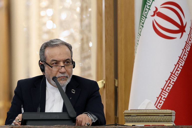Iranski ministar vanjskih poslova Abbas Araghchi tokom sastanka s ruskim ministrom vanjskih poslova Sergejem Lavrovom u Teheranu, u Iranu, 19. oktobra 2026. [Majid Asgaripour/WANA (West Asia News Agency) via Reuters]