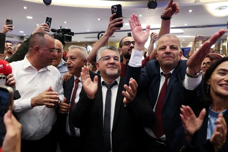 Yousef Jabareen iz stranke Zajednička lista reagira na izlazne ankete u stranačkom izbornom &scaron;tabu u Nazarethu [Jamal Awad/Reuters]