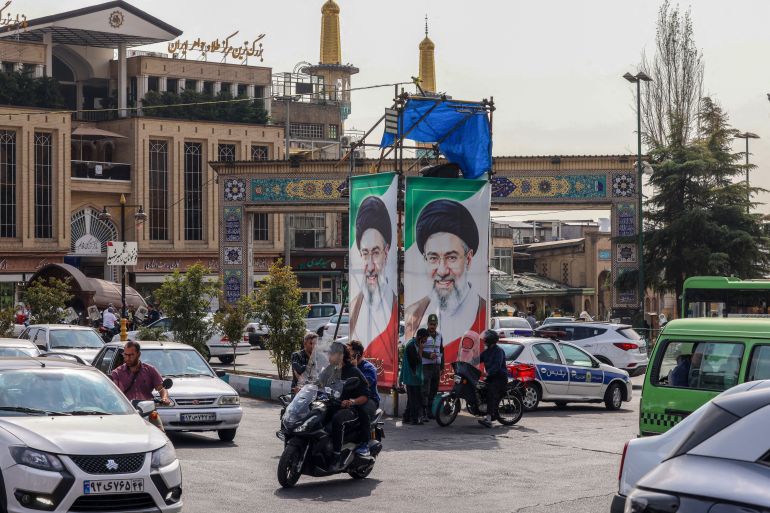 Portret iranskog vrhovnog vođe ajatolaha Mojtabe Khameneija u Teheranu 21. oktobra 2026.